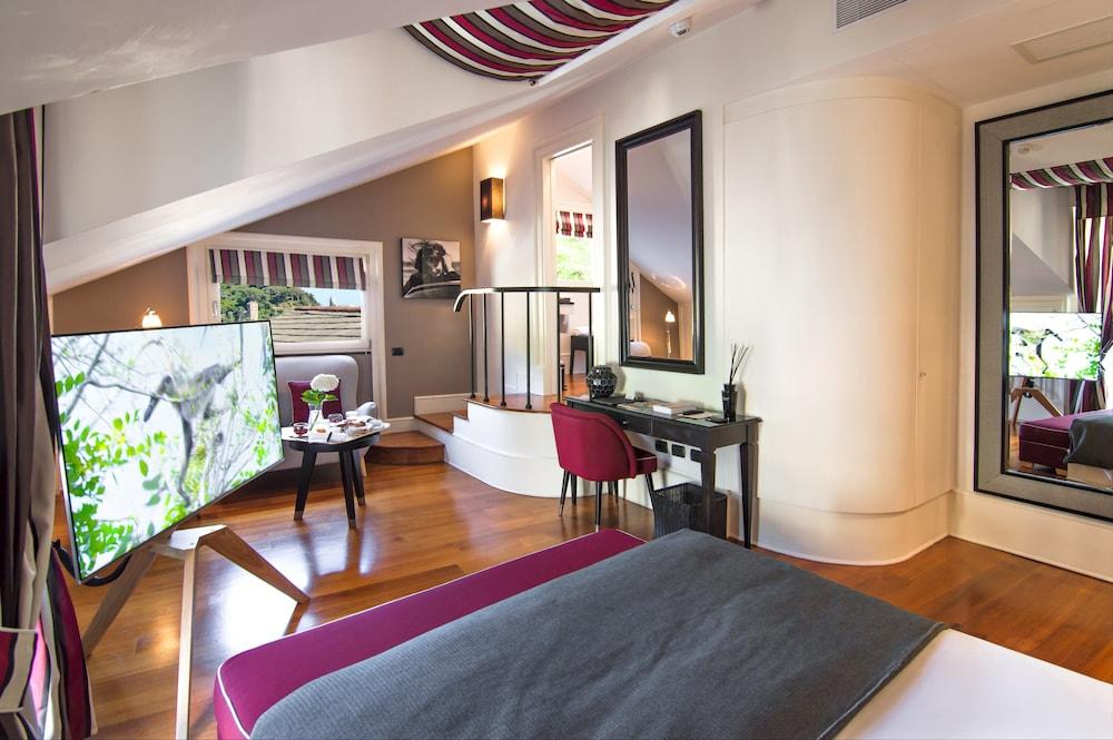 Hotel Eight