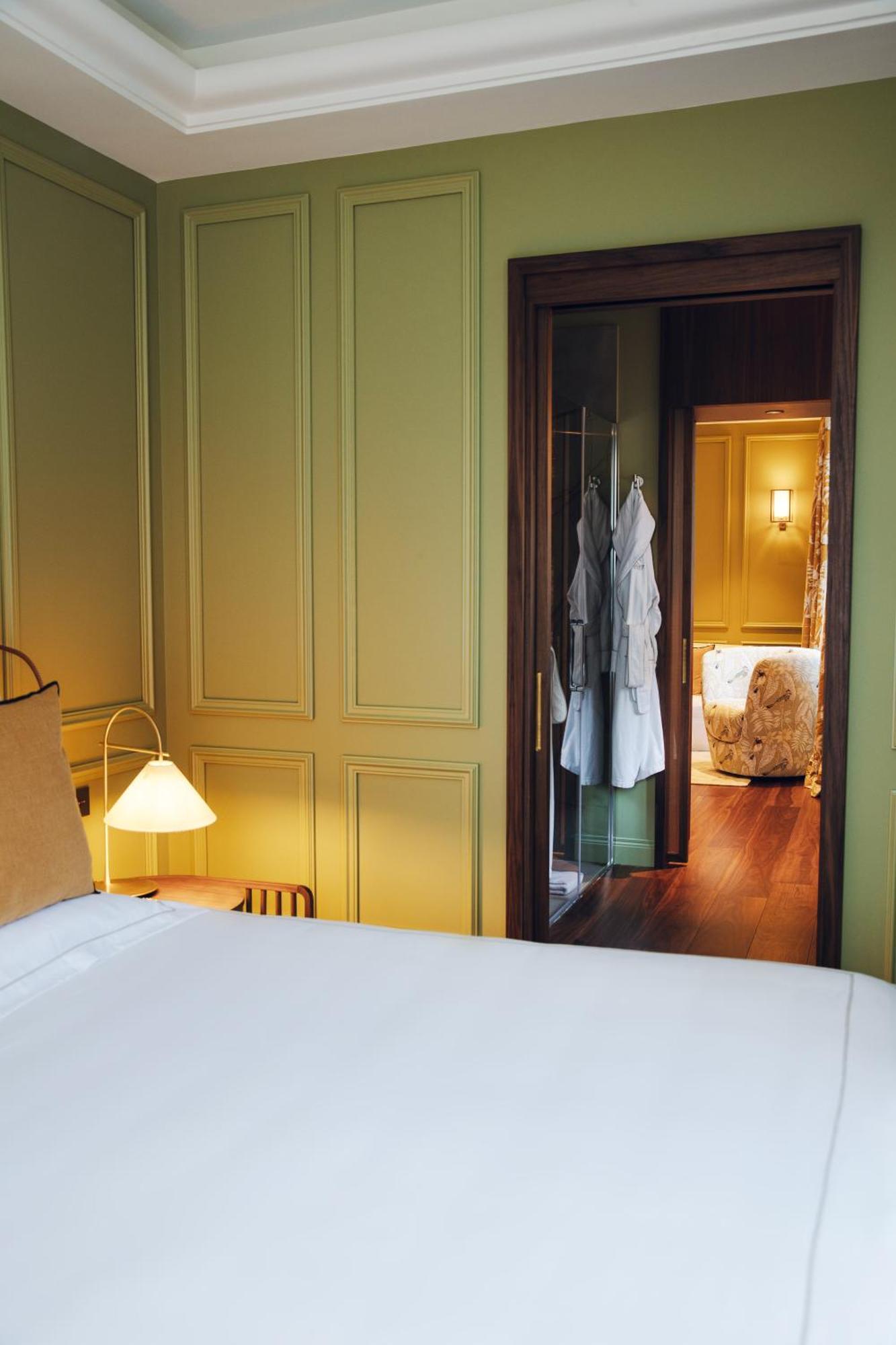 Eight Hotel 5*